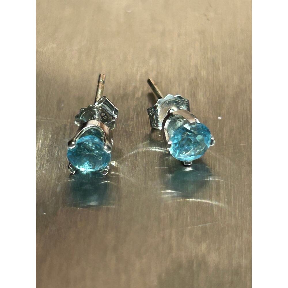 14k solid white gold faced round blue topaz studs post earrings fine jewelry